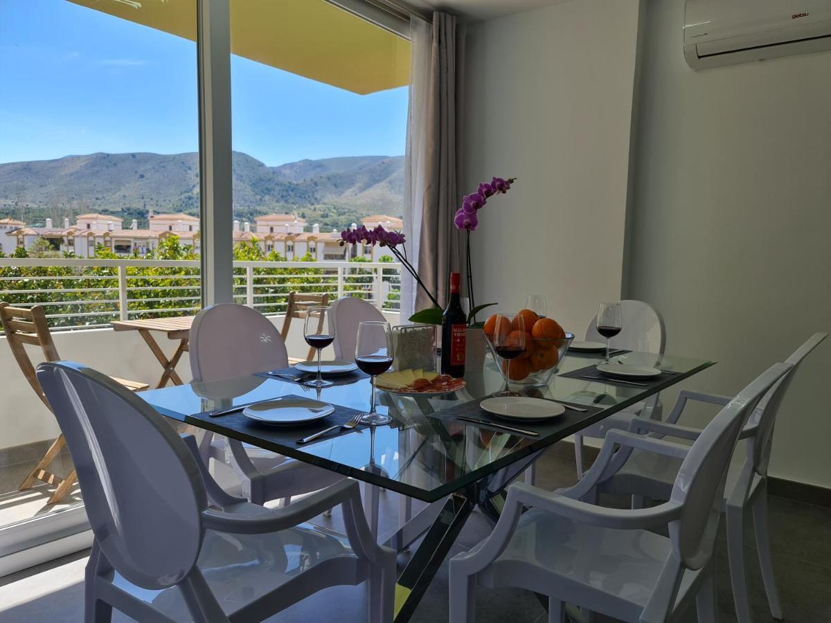 Modern 3 Bedroom Luxury Apartment In ตอร์เรโมลิโนส ภายนอก รูปภาพ
