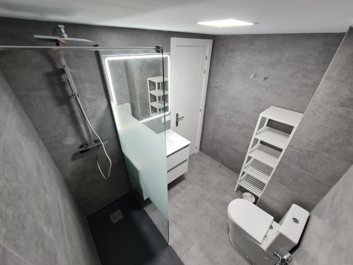 Modern 3 Bedroom Luxury Apartment In ตอร์เรโมลิโนส ภายนอก รูปภาพ